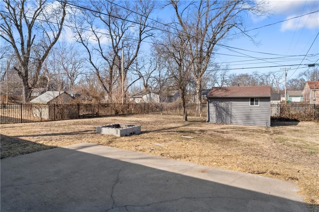 11310 W 69th Street — photo 39