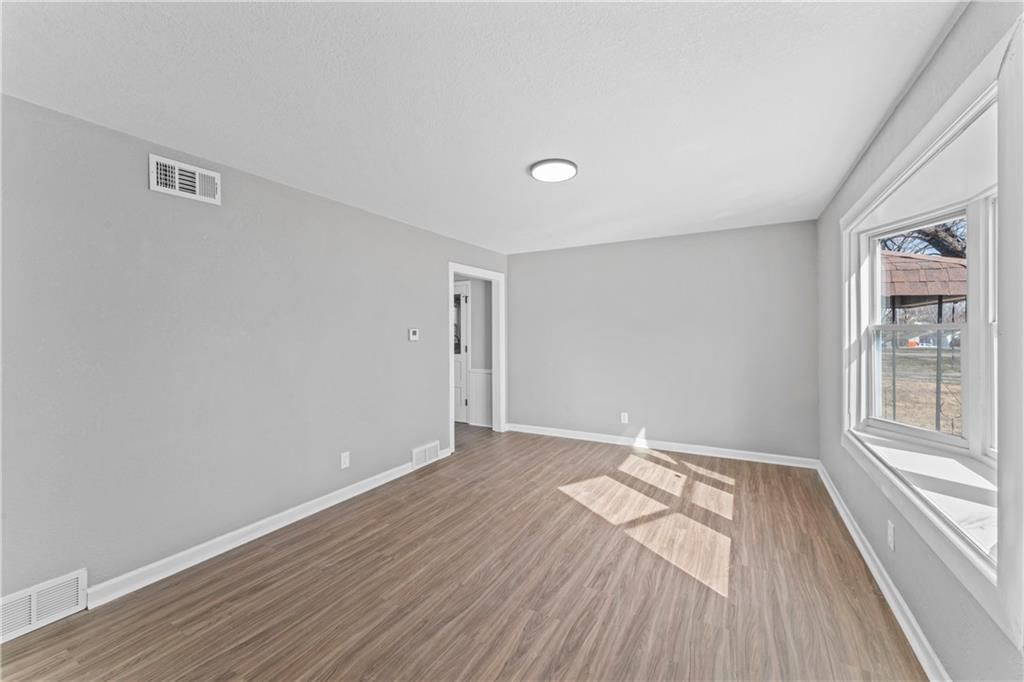 11310 W 69th Street — photo 6