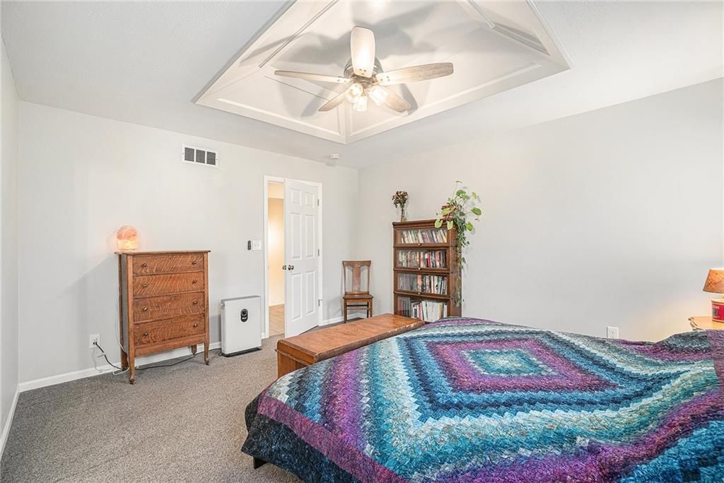 2236 Hebbeln Drive — photo 36