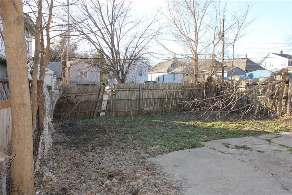 302 N Oakley Avenue — photo 11