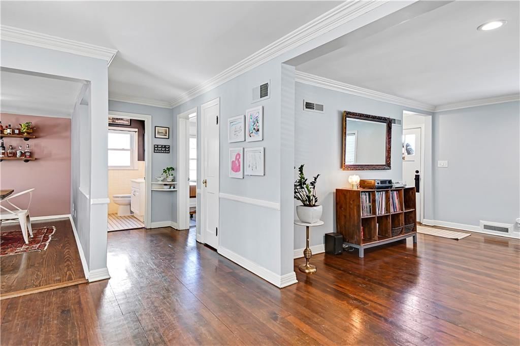 405 E 65th Terrace — photo 13