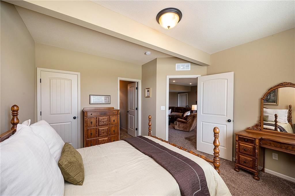 9715 Carbondale Street — photo 28