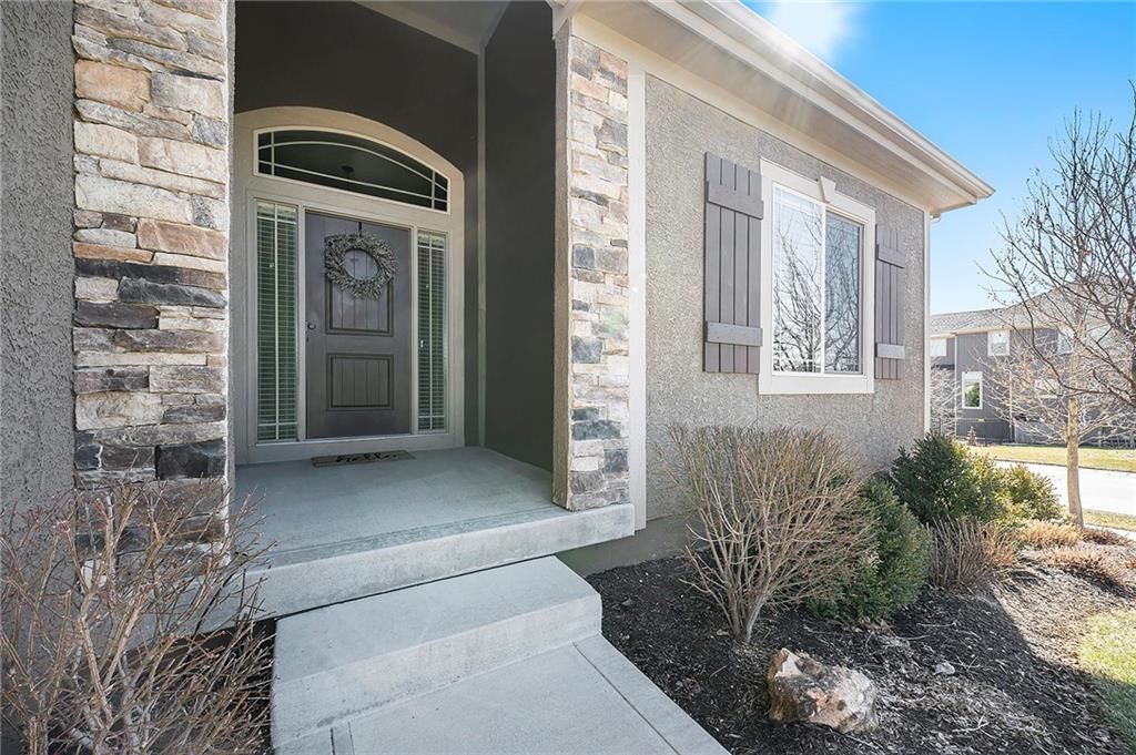 9715 Carbondale Street — photo 4
