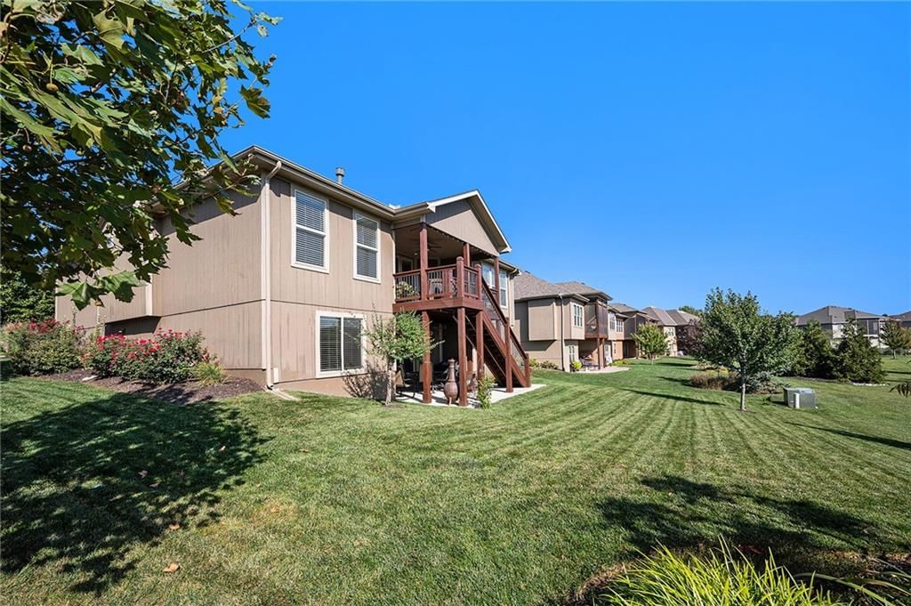 9715 Carbondale Street — photo 36