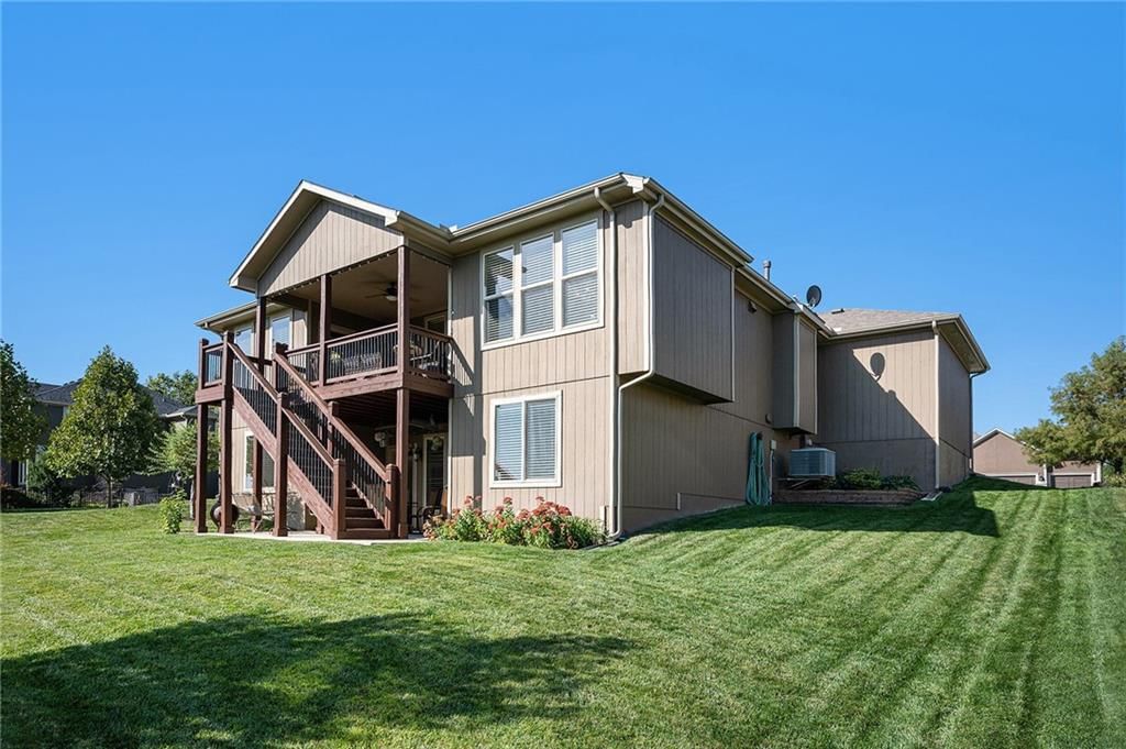 9715 Carbondale Street — photo 37