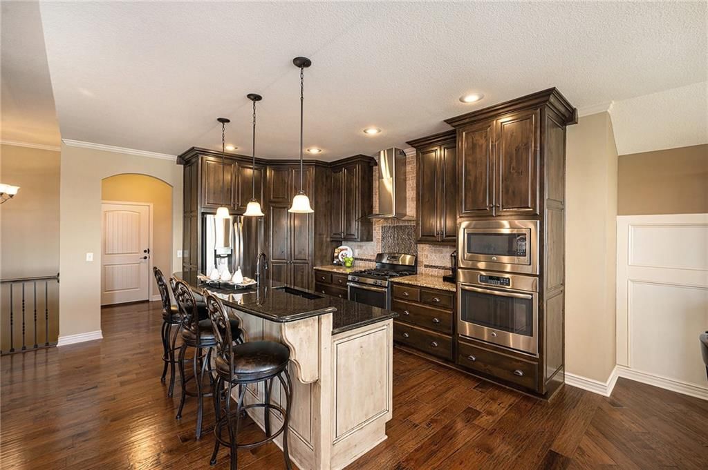 9715 Carbondale Street — photo 9