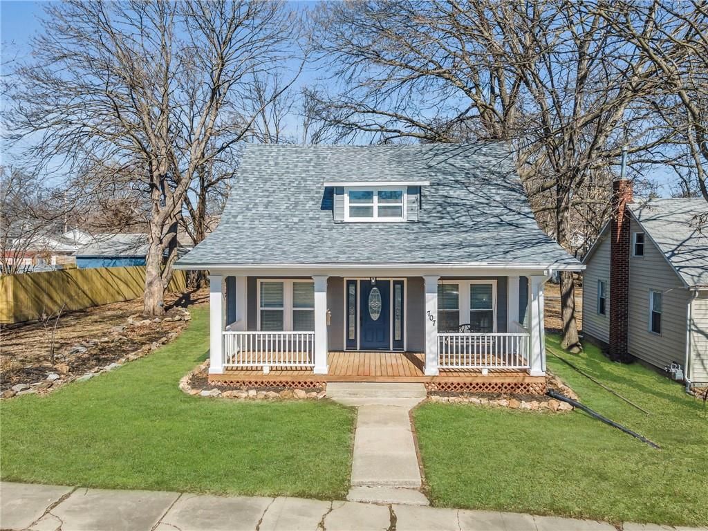 707 E 11th Street — photo 33