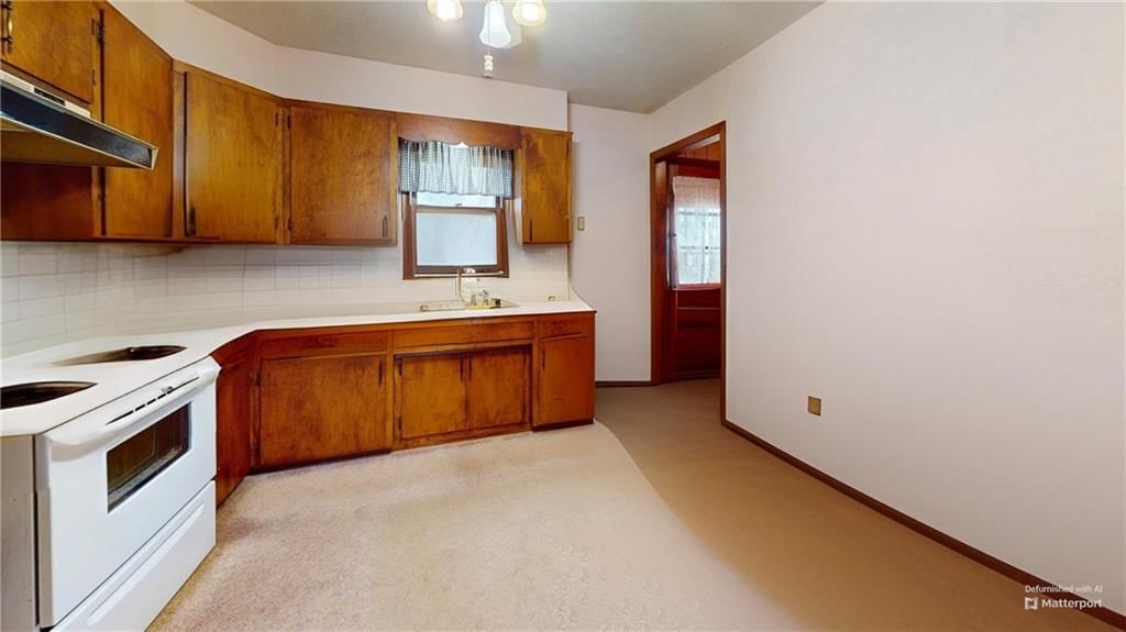 1215 N Adams Street — photo 9