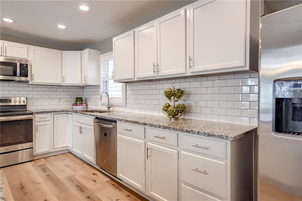 9943 Melrose Drive — photo 11
