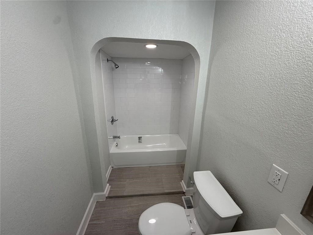 916 E 79th Terrace — photo 11