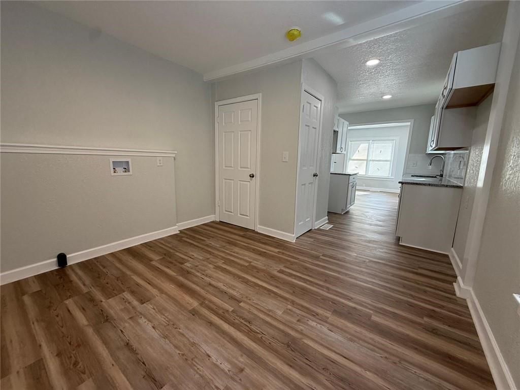 916 E 79th Terrace — photo 18