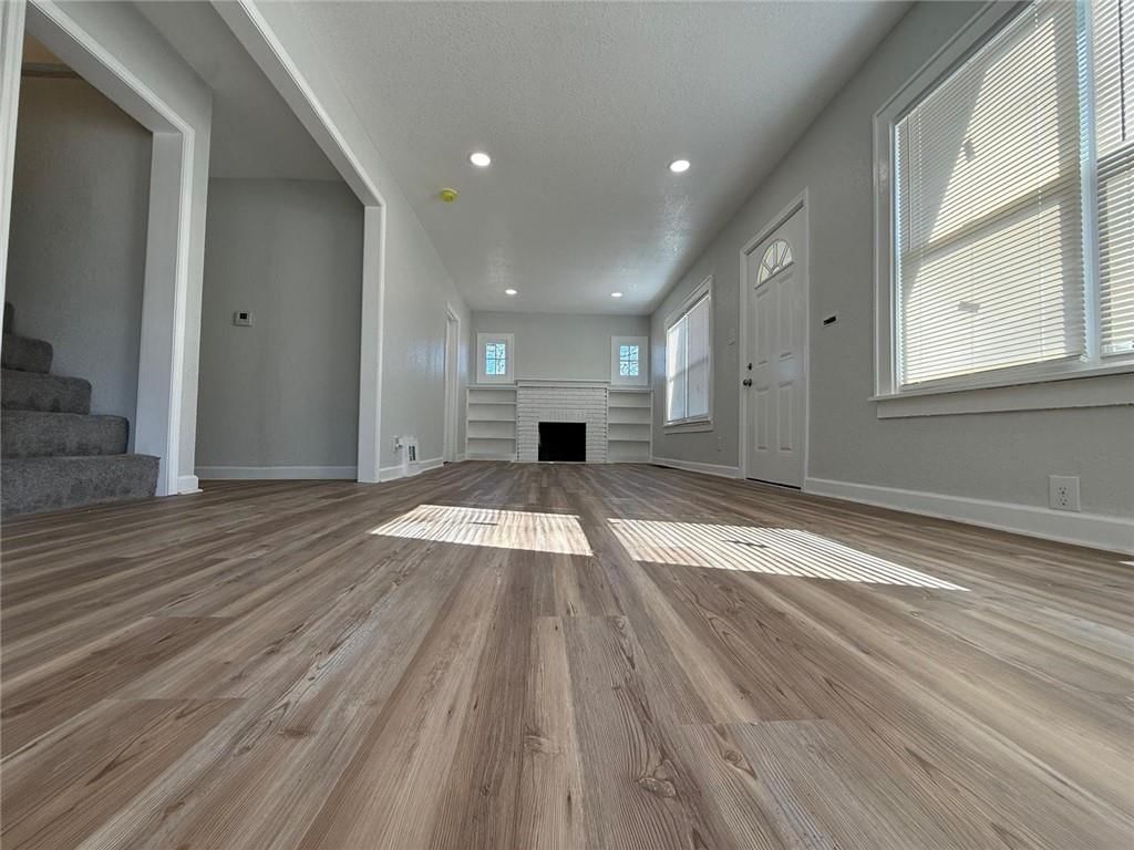 916 E 79th Terrace — photo 6