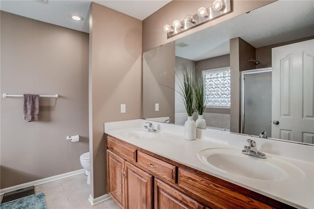 8804 N Chatham Avenue — photo 18