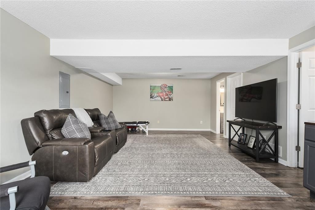 10909 N Hunter Avenue — photo 27