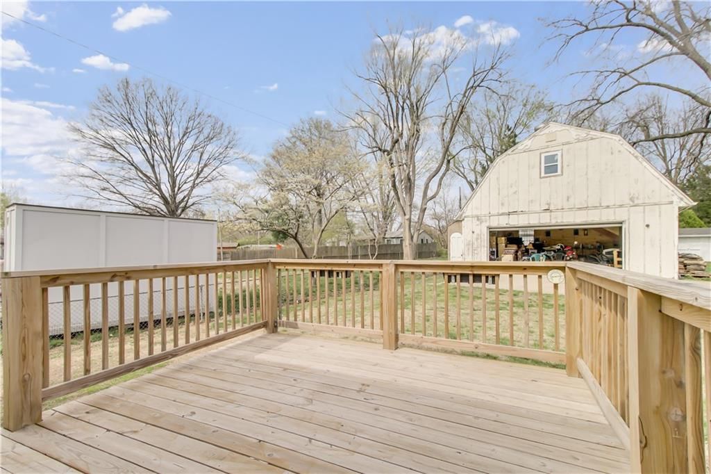 1017 N Farview Drive — photo 14
