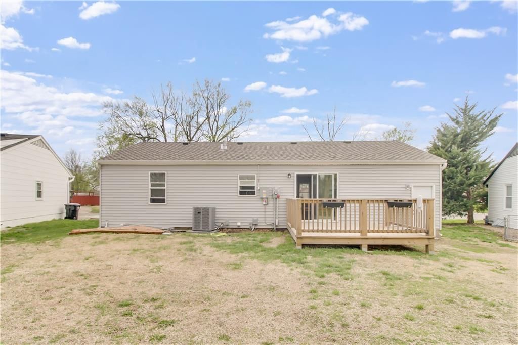 1017 N Farview Drive — photo 15