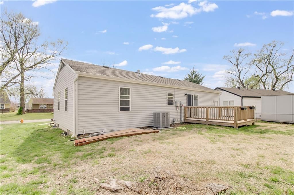1017 N Farview Drive — photo 16