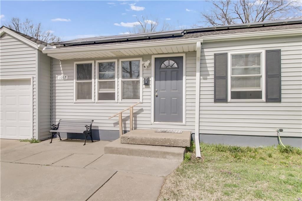 1017 N Farview Drive — photo 3