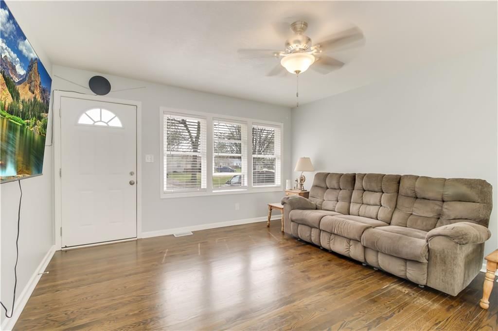 1017 N Farview Drive — photo 4