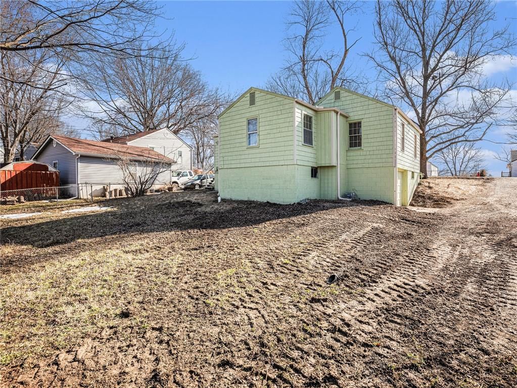 4644 N Kansas Avenue — photo 25