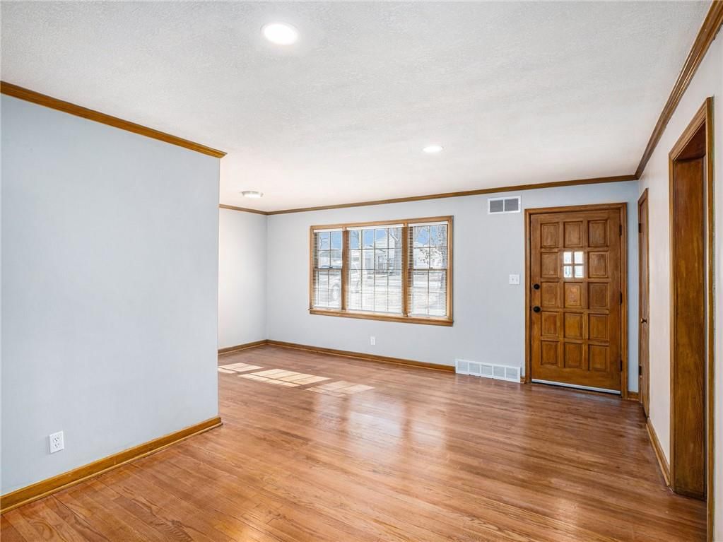 4644 N Kansas Avenue — photo 7