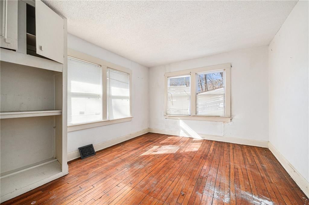 1404 E 66th Street — photo 11