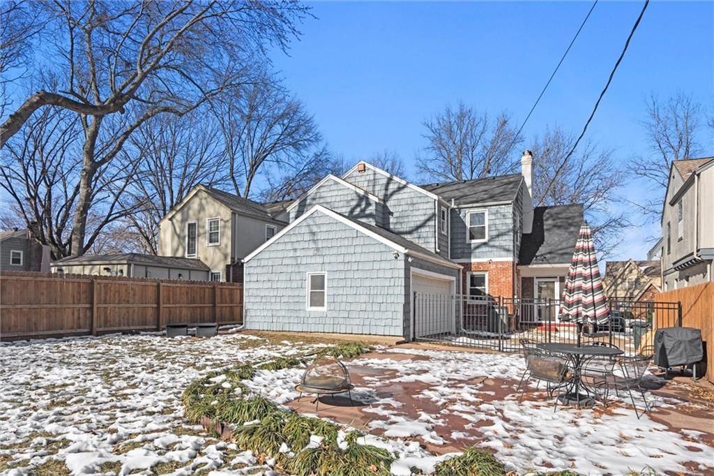 607 E 73rd Terrace — photo 36