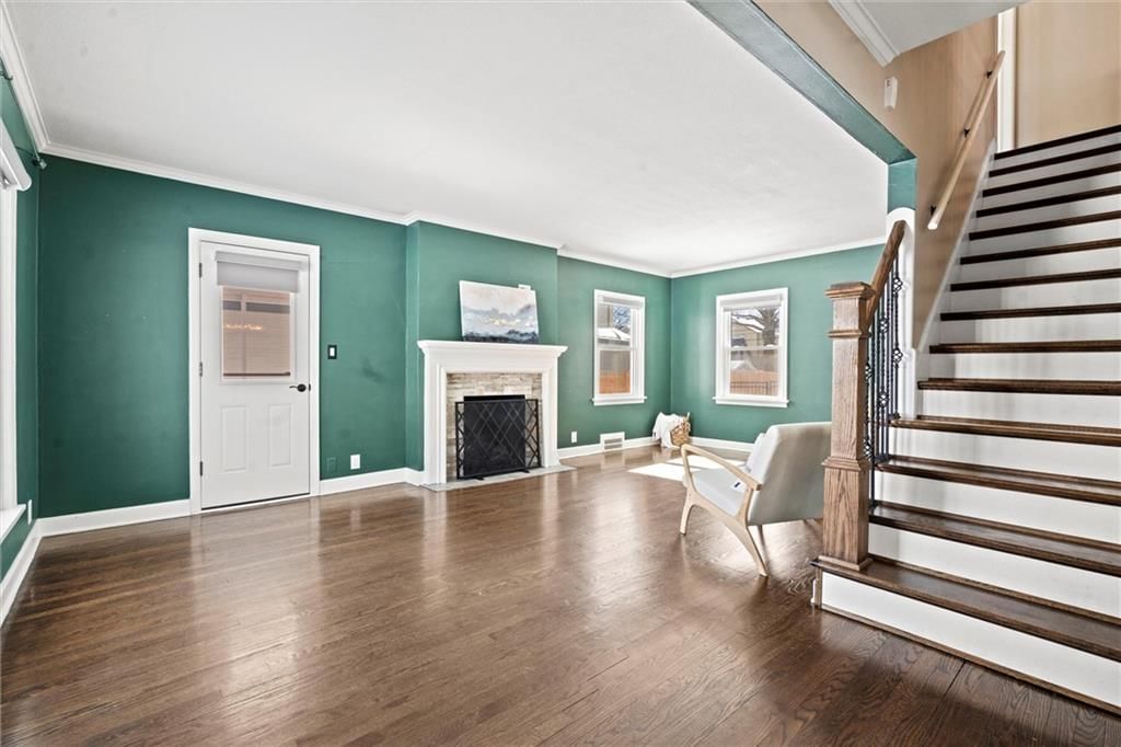 607 E 73rd Terrace — photo 8
