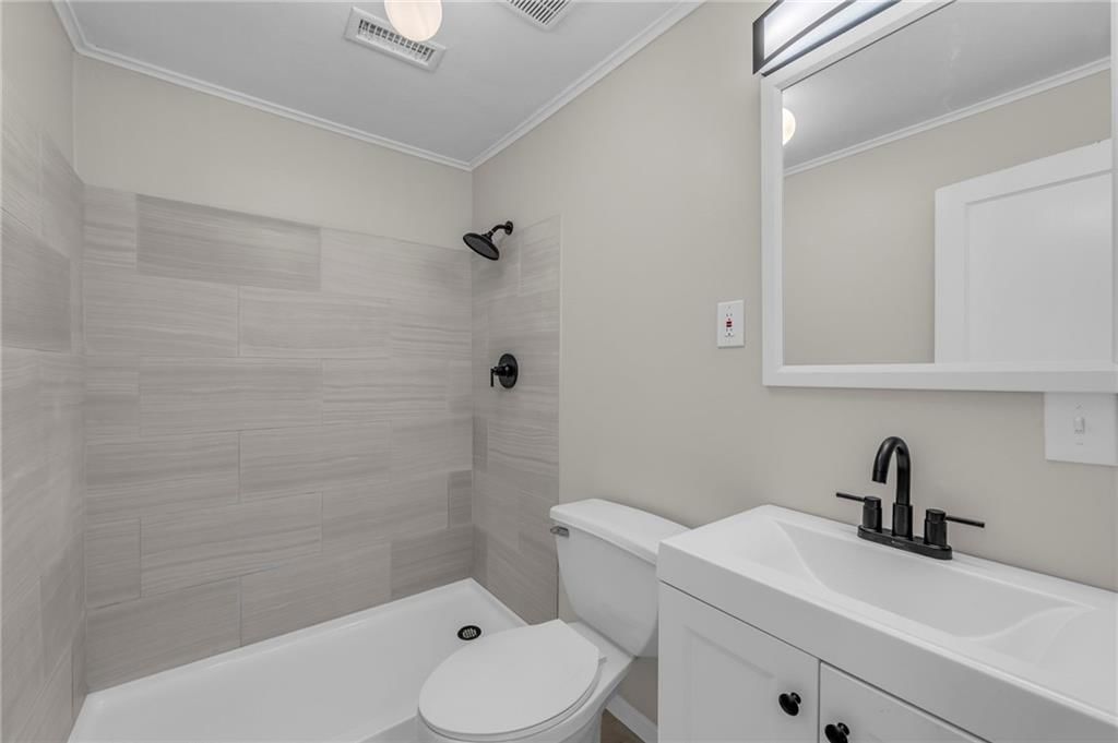 211 W North Avenue — photo 12