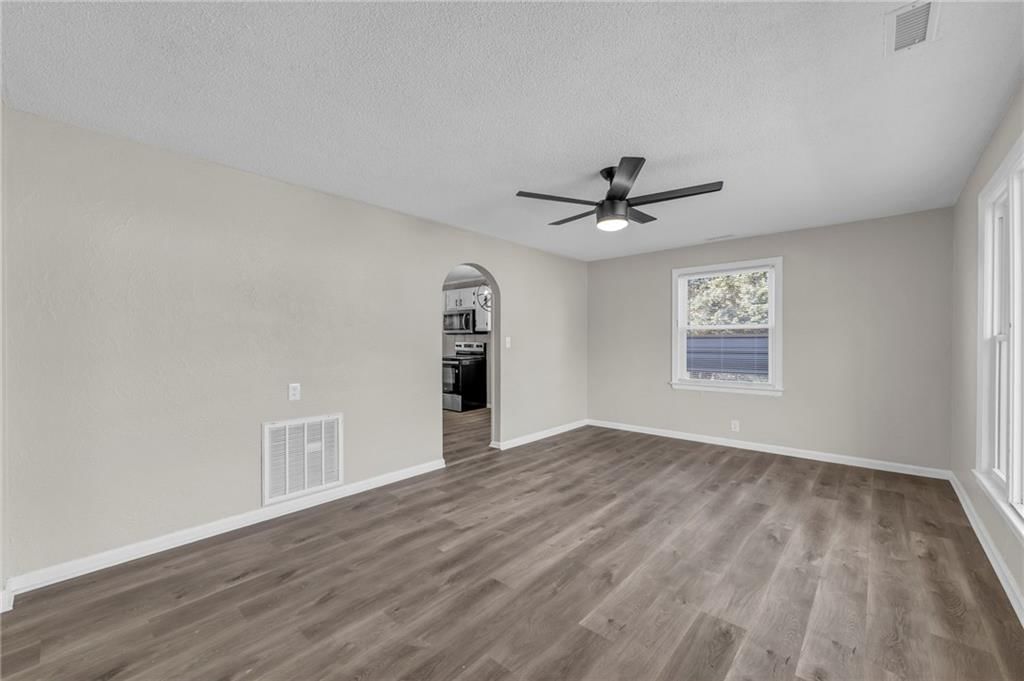 211 W North Avenue — photo 15