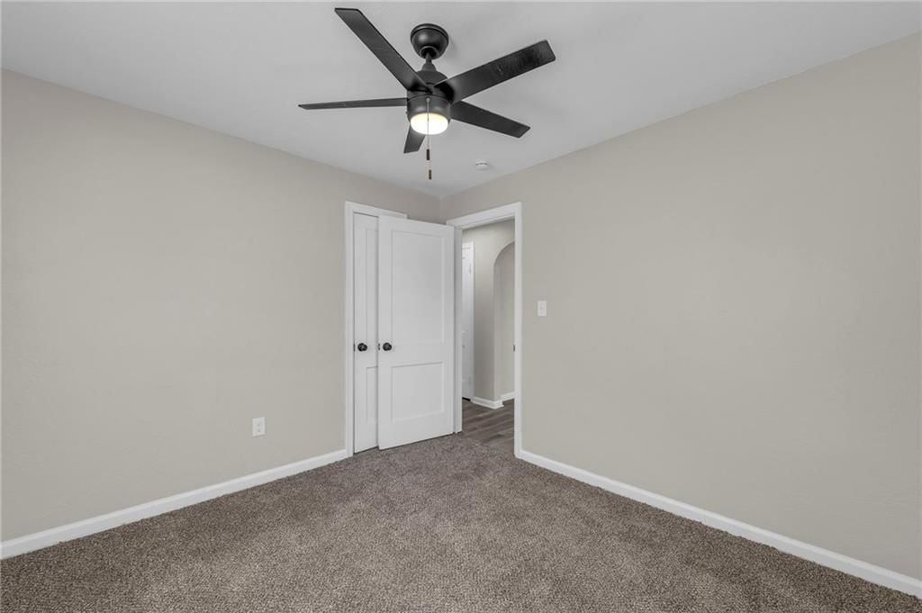 211 W North Avenue — photo 6