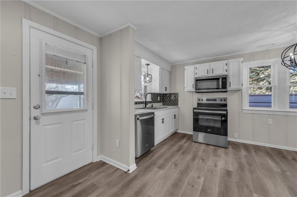 211 W North Avenue — photo 7
