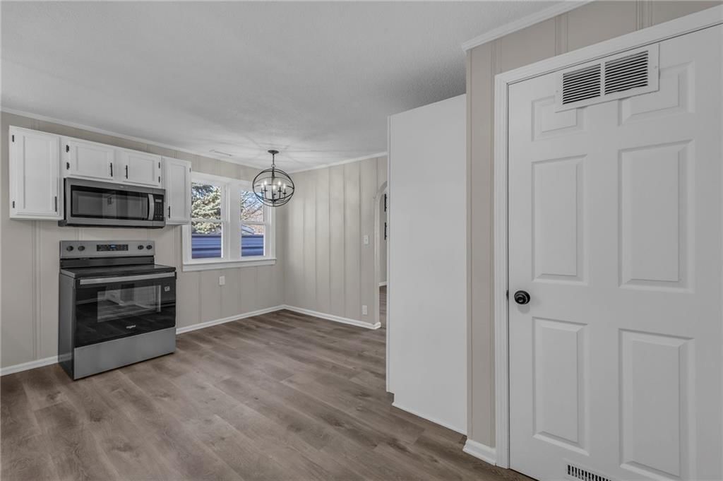 211 W North Avenue — photo 8