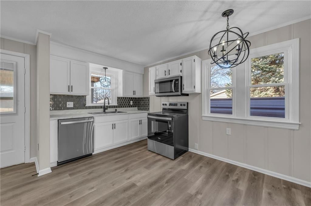 211 W North Avenue — photo 9