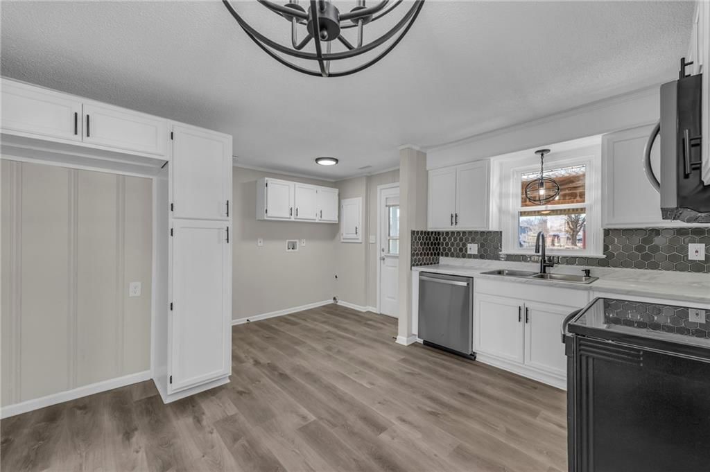 211 W North Avenue — photo 10