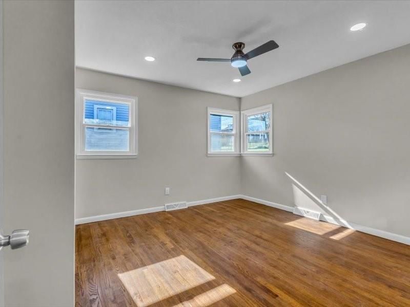 2844 Mersington Avenue — photo 9