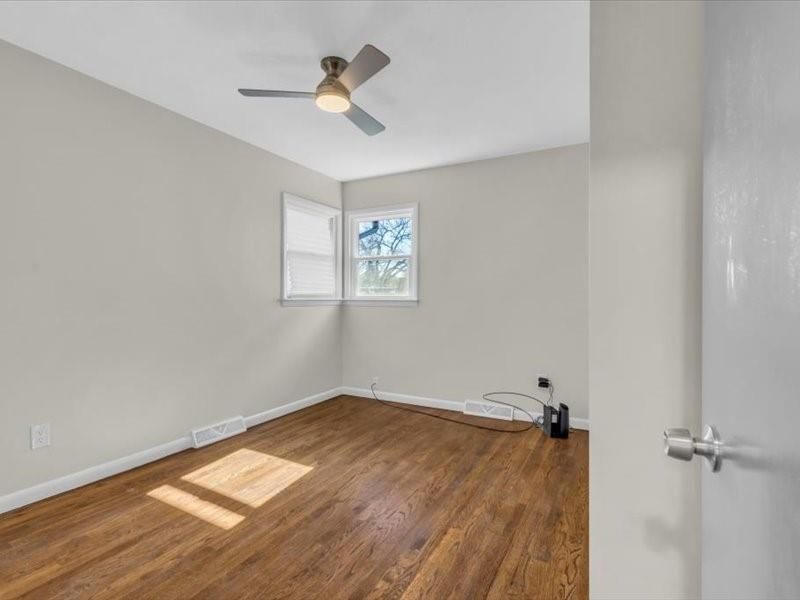 2844 Mersington Avenue — photo 10