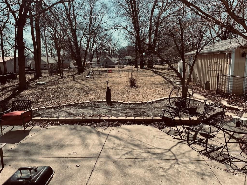 108 E Lois Street — photo 37