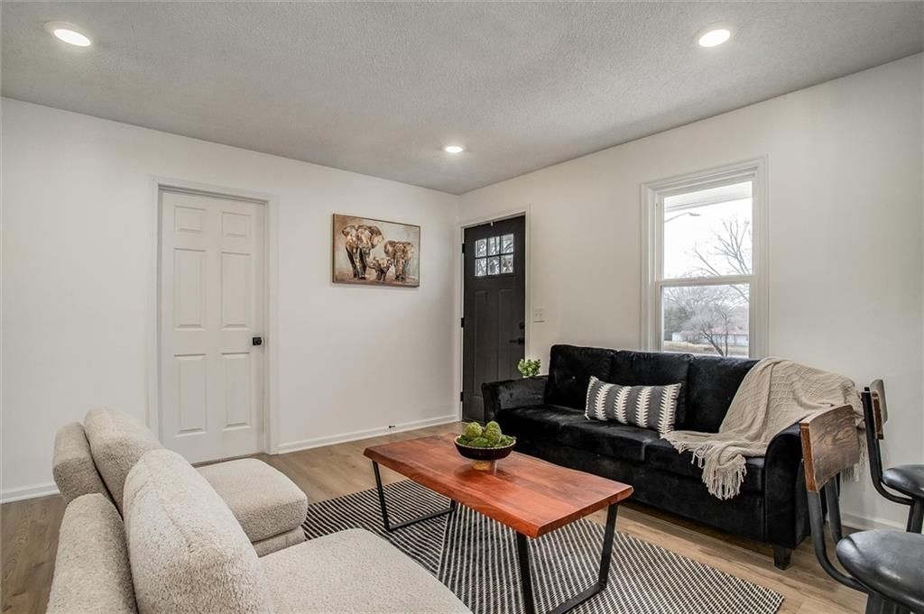 3121 S Beverly Road — photo 4