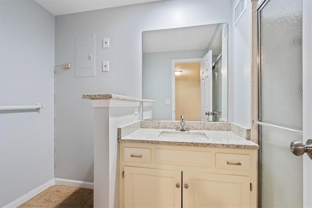 12525 Broadmoor Street — photo 17
