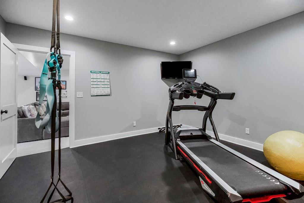 912 Wildbriar Drive — photo 45