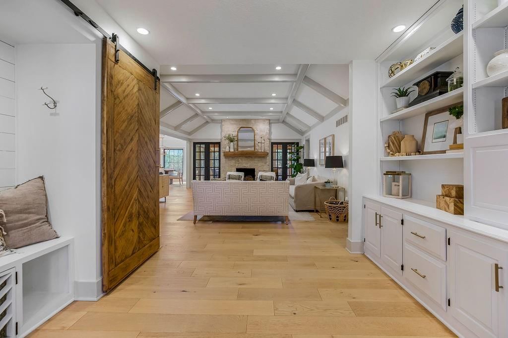 912 Wildbriar Drive — photo 9