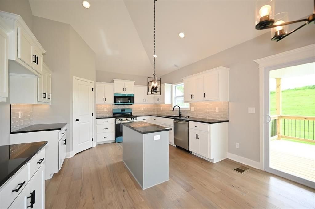 2413 Windmill Drive — photo 17
