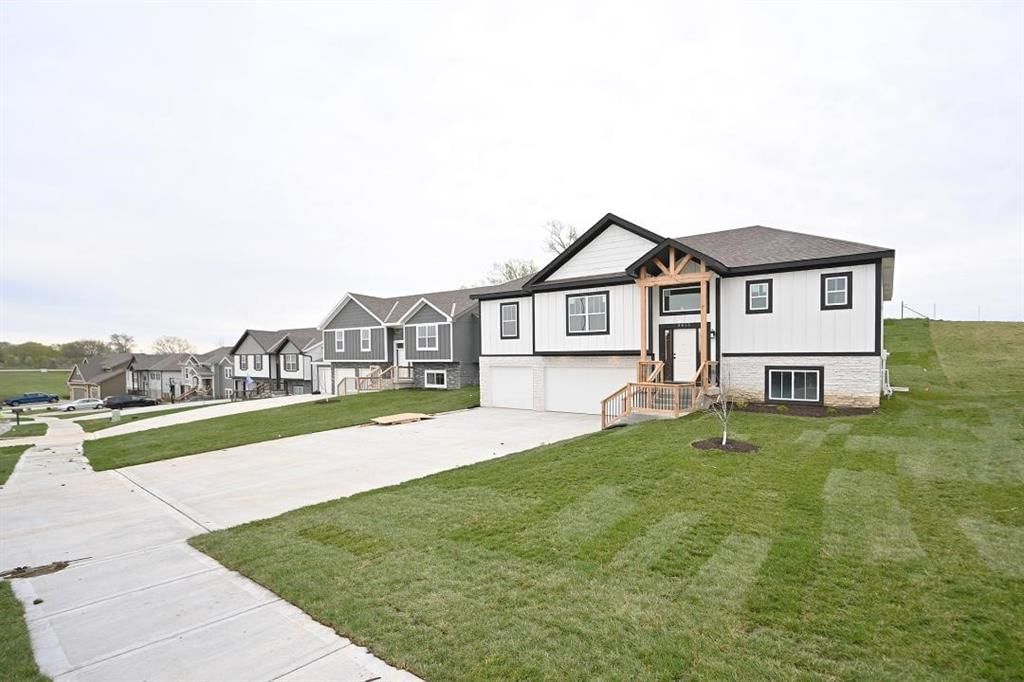 2413 Windmill Drive — photo 3