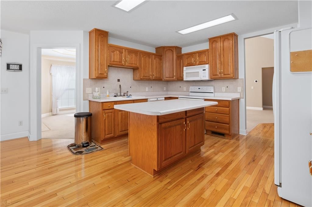 3740 TRAVIS Drive — photo 3