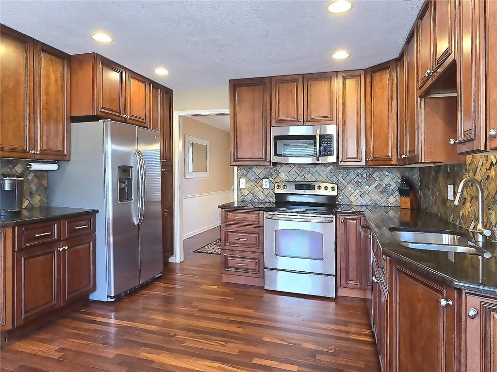 8512 N BEAMAN Avenue — photo 11