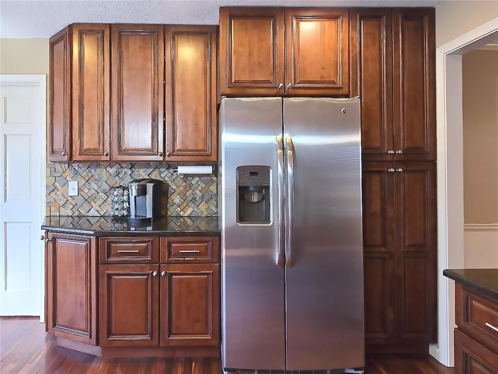 8512 N BEAMAN Avenue — photo 12