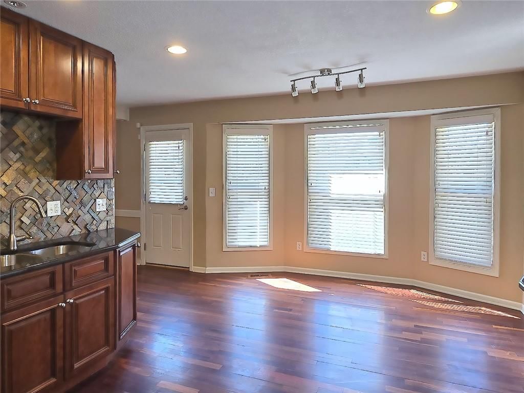 8512 N BEAMAN Avenue — photo 13