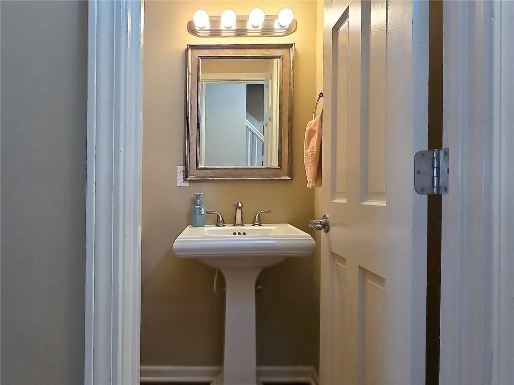 8512 N BEAMAN Avenue — photo 14