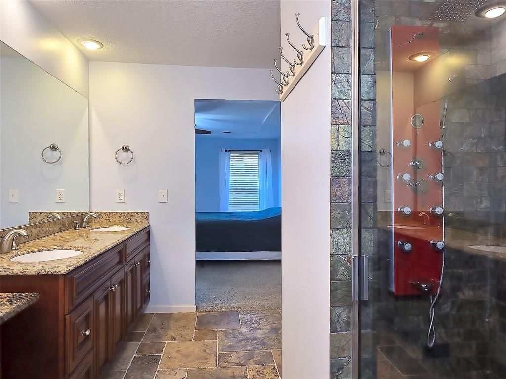 8512 N BEAMAN Avenue — photo 19